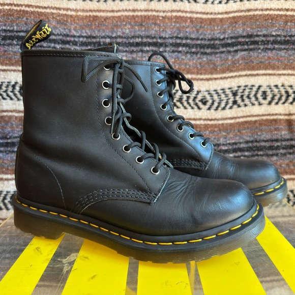 Dr. Martens Shoes - Dr. Martens 1460 Boots Womens 9 Black Leather 8-Eye Lace Up Combt
